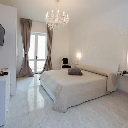 Imperiale ホテル 3*